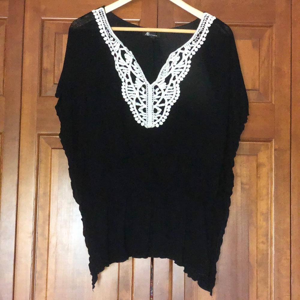 Heartbreaker black flowy detailed top